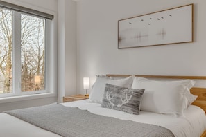 2 bedrooms, iron/ironing board, travel cot, WiFi