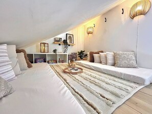 2 bedrooms, iron/ironing board, travel cot, WiFi