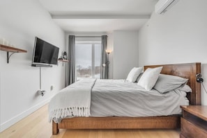 3 bedrooms, travel cot, WiFi, bed sheets