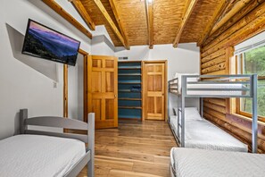 3 Schlafzimmer, Bügeleisen/Bügelbrett, Reisekinderbett, kostenloses WLAN