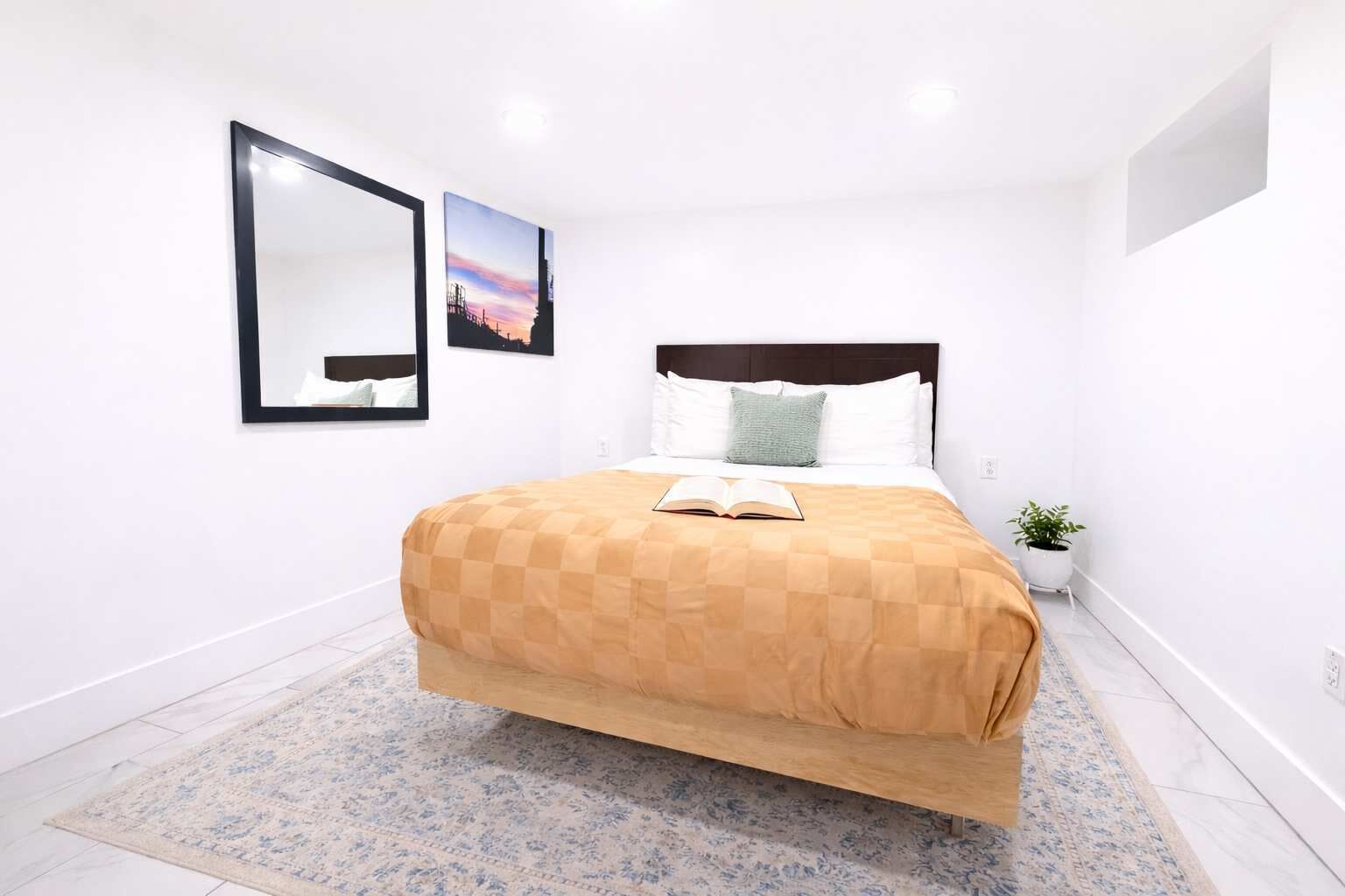 1 bedroom, desk, iron/ironing board, WiFi