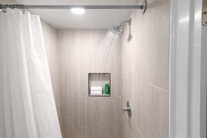 Regadera y secadora de cabello