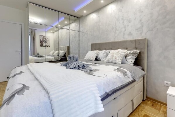 1 bedroom, iron/ironing board, WiFi, bed sheets