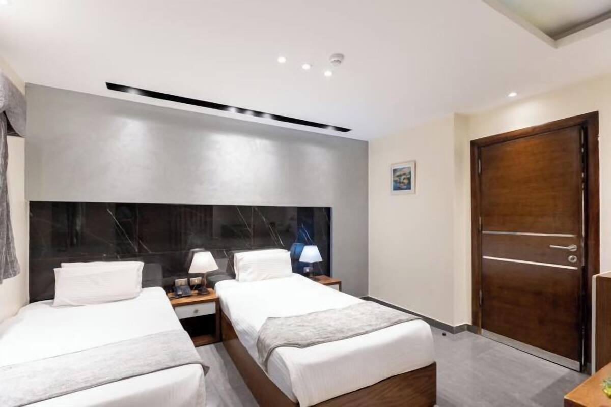 Free WiFi, bed sheets