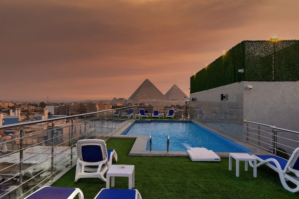 Indoor pool - pyramids Yard Hotel (Giza)