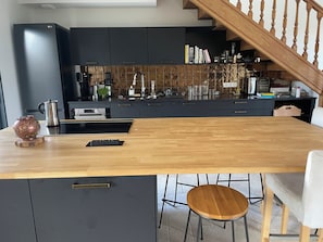 Microwave, oven, stovetop, dishwasher