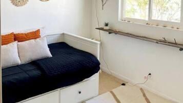 2 室のベッドルーム、デスク、アイロン / アイロン台、WiFi (無料)