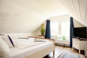 2 bedrooms, free WiFi - Conny's Kajüte - for up to 4 people, with sauna and pets welcome (Krummhörn, Grimmersum)