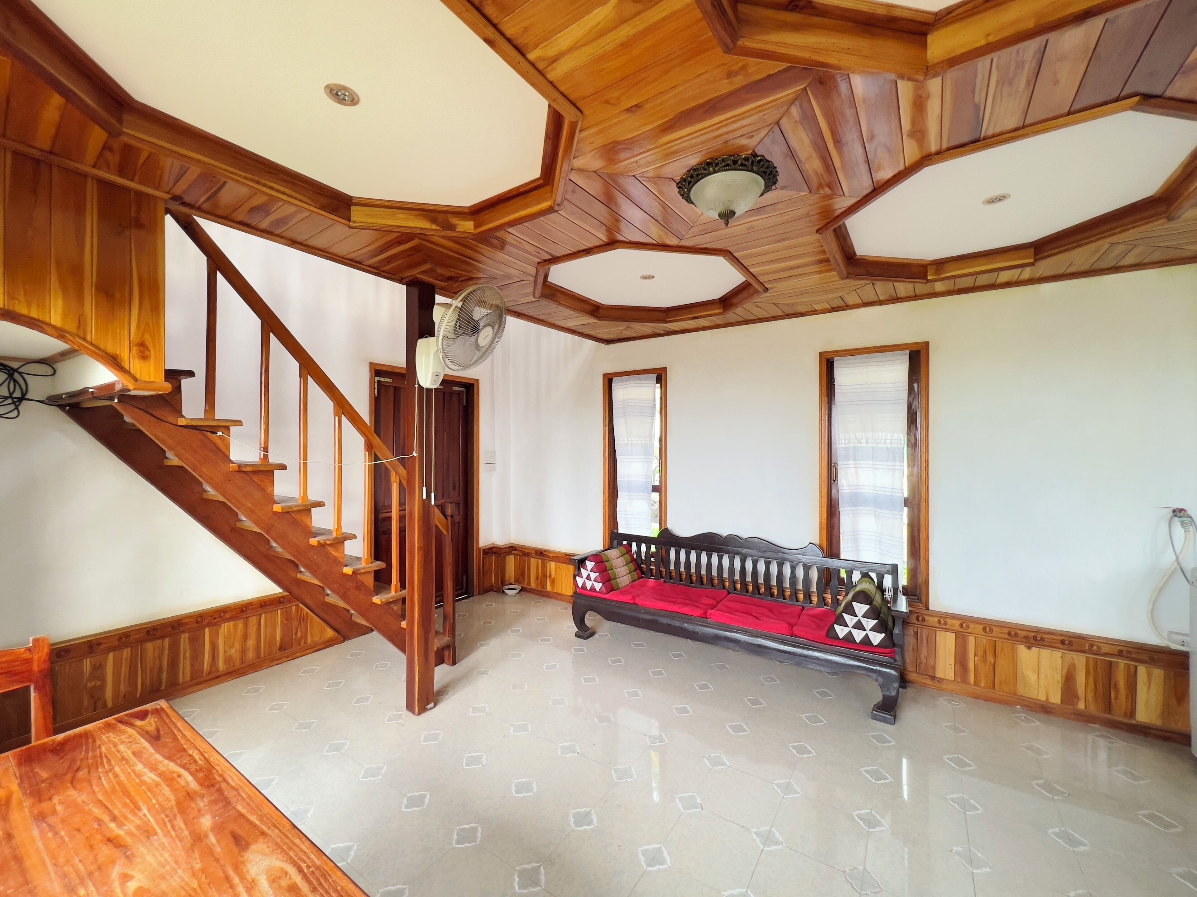 Deluxe Studio, Garden View | Living area