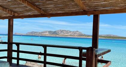 Within walking distance of Pelosa beach, with air conditioning and parking