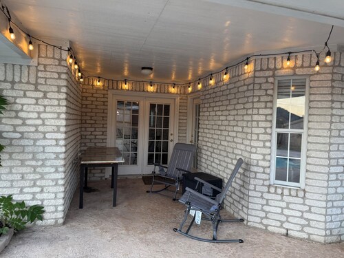 Casa Lava- 4-bedroom pool house in Killeen