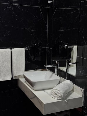 Bathroom - Hacıhan Hotel (Yomra)