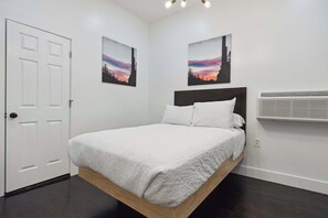 1 bedroom, desk, iron/ironing board, WiFi