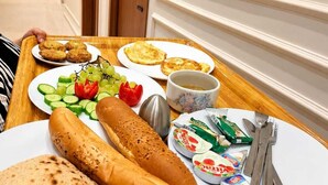 In-room dining - Havana Hotel (Cairo)