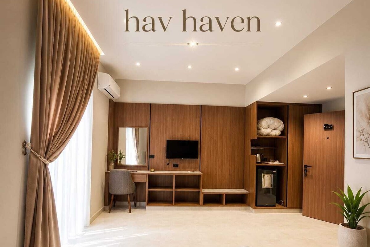 Hypo-allergenic bedding available, minibar, in-room safe, soundproofing