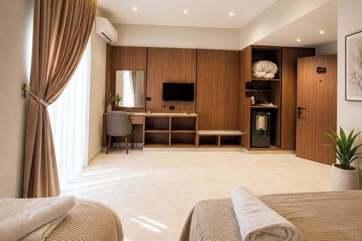 Hypo-allergenic bedding available, minibar, in-room safe, soundproofing