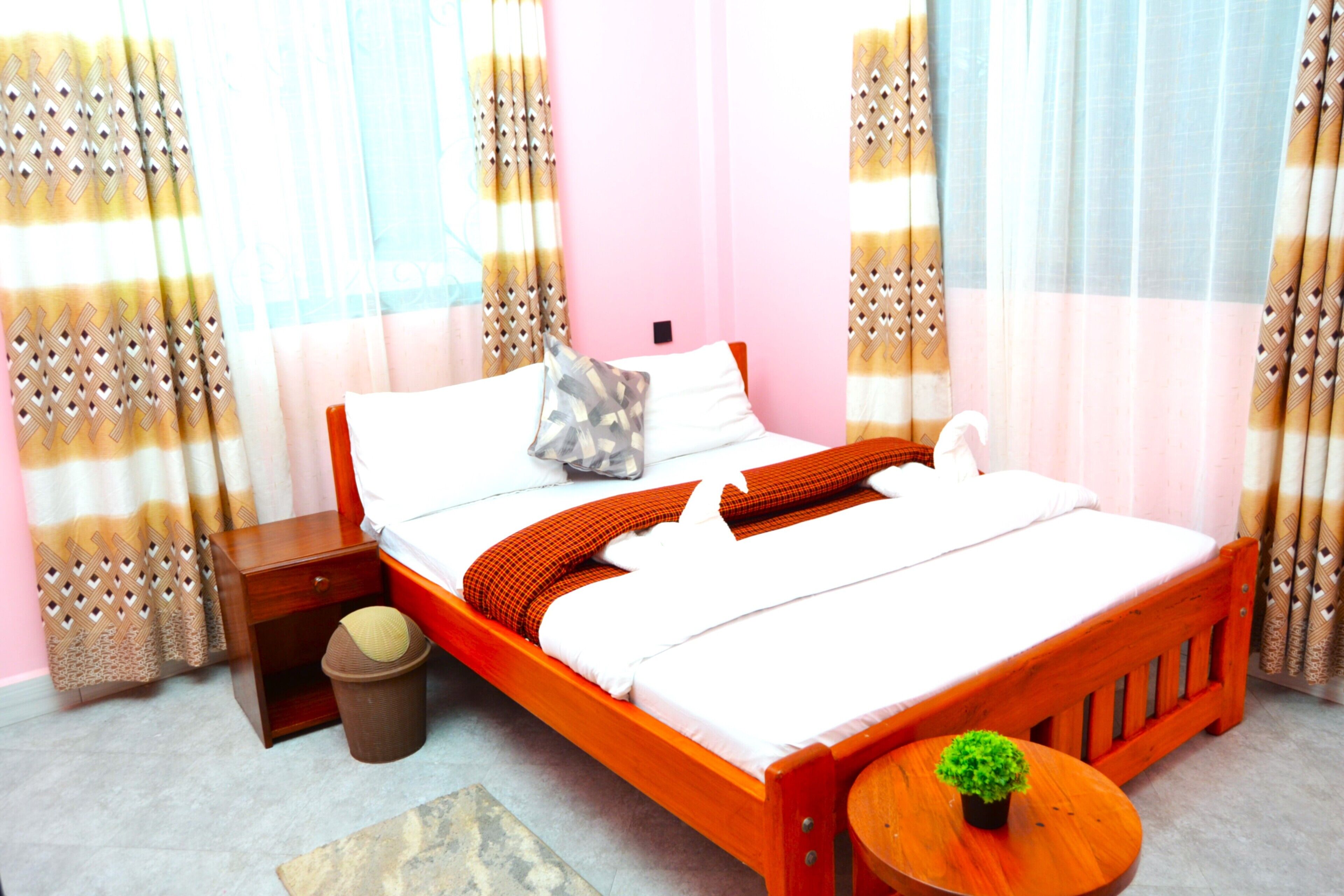 7 bedrooms, iron/ironing board, free WiFi, bed sheets