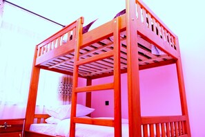 7 habitaciones, tabla de planchar con plancha y wifi gratis
