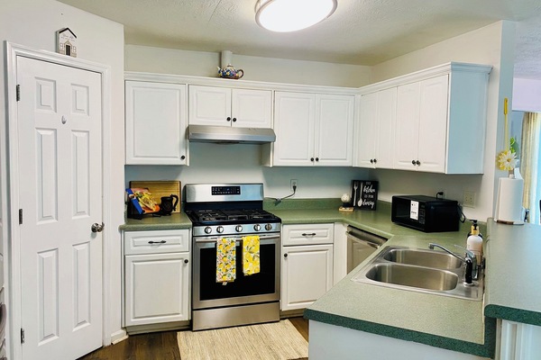 Frigorífic, microones, forn i placa de cuina