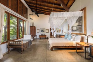4 bedrooms, WiFi, bed sheets