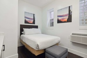 1 bedroom, desk, iron/ironing board, WiFi