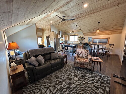 Cozy Loft Studio apartment with private deck and amazing views!