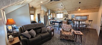 Cozy Loft Studio apartment with private deck and amazing views!