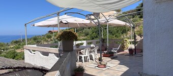 Bosa Bouganville Apartment with Sea View