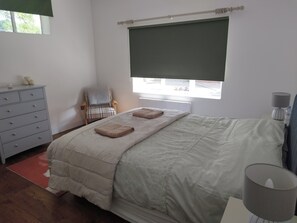 2 bedrooms, iron/ironing board, free WiFi, bed sheets - Old School House-2 Bedroom-sleeps 6-large Garden (Ledbury)