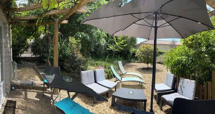Studio dans les pins et Piscine