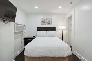 1 chambre, bureau, fer et planche à repasser, Wi-Fi
