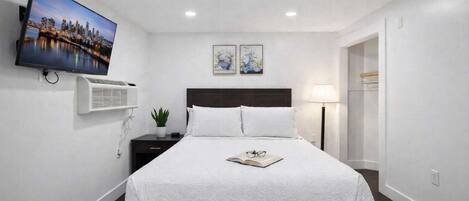 1 quarto, escrivaninha, ferros/tábuas de passar roupa, Wi-Fi