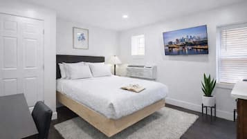 1 sovrum, skrivbord, strykjärn/strykbräda och wi-fi