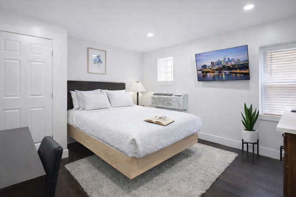 1 chambre, bureau, fer et planche à repasser, Wi-Fi