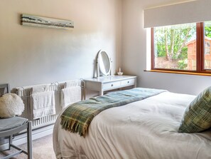 4 bedrooms, free WiFi, bed sheets