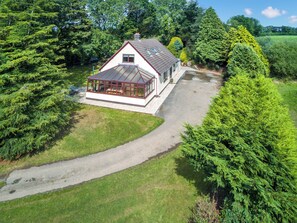 Unclassified image, 2 of 15, button