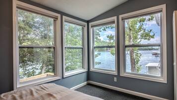 6 bedrooms, free WiFi, bed sheets