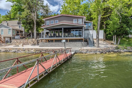 Spacious Lakefront Retreat on Gravois Arm- Huge Dock, Sleeps 16!