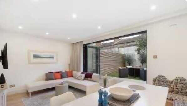 Televisión, videojuegos y libros 