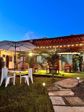 45-inch Smart TV with satellite channels, Netflix, streaming services - eco hotel palma É coco (San Andrés)