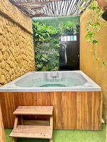 Smart TV 45 polegadas com canais via satélite, Netflix