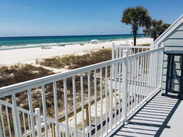 Property grounds - Charming 2-bedroom 2 bath townhome with private garage the water! (Panama City Beach)