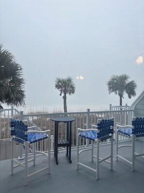 Property grounds - Charming 2-bedroom 2 bath townhome with private garage the water! (Panama City Beach)