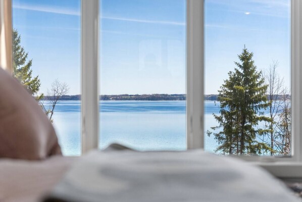 3 chambres, fer et planche à repasser, Wi-Fi, draps fournis