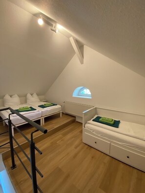 1 Schlafzimmer, Reisekinderbett, kostenloses WLAN, Bettwäsche