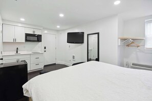 1 chambre, bureau, fer et planche à repasser, Wi-Fi