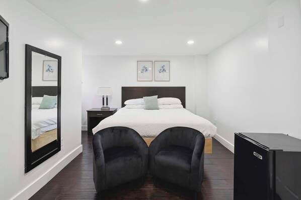 1 chambre, bureau, fer et planche à repasser, Wi-Fi