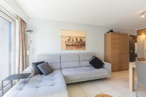 Apartment | Living room - Apartment in Middelkerke Near the Beach (Middelkerke)