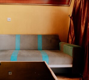 Family Cottage, Mountain View | 1 bedroom, desk, free WiFi