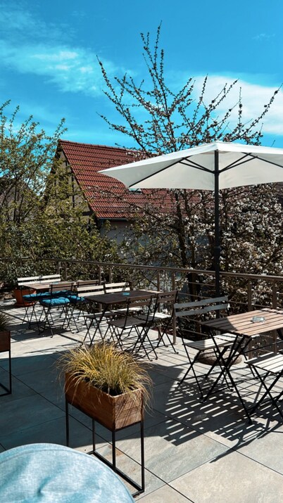 Comfortable apartment near the water with its own bar.